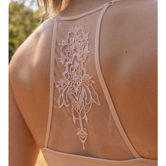 Three Bird Nest light pink Bralette - Picture 2 of 4